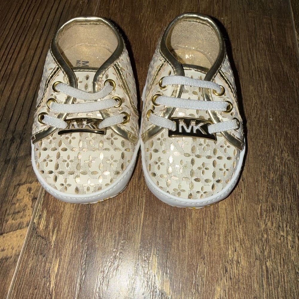 Michael Kors Baby Shoes in White and Gold